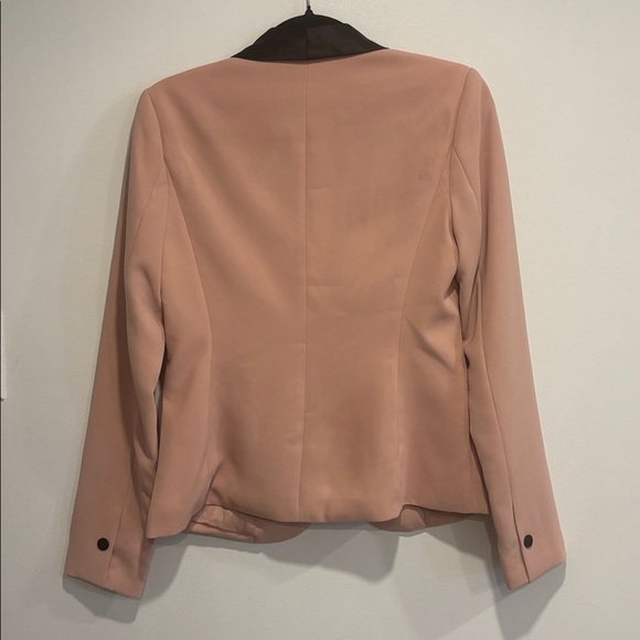 Forever 21 Blush Pink Blazer - Picture 4 of 6